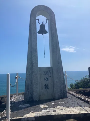 潮風が運ぶ、鎮魂の鐘の音