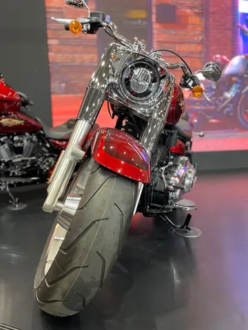 クロームが吠える赤い一台