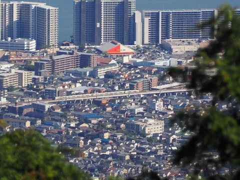 都会と田舎の狭間、鉄道の旅