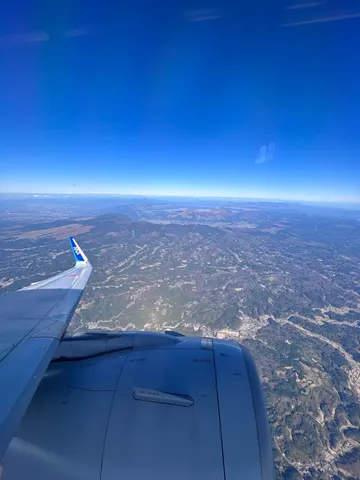 空の旅、地上を俯瞰する贅沢