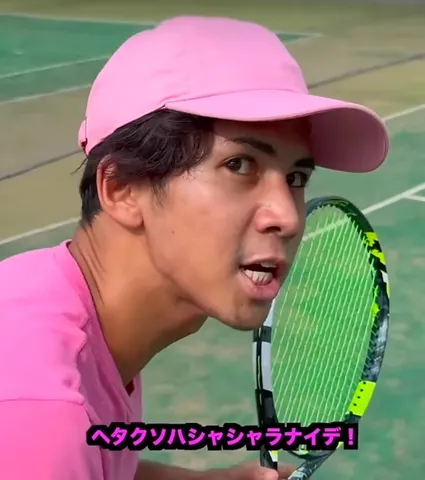 テニスとピンクの意外な組み合わせ