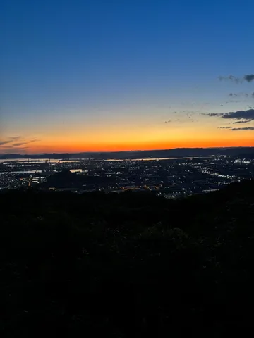 夜景と空のグラデーション