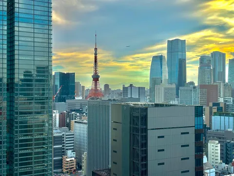 都会の空に東京タワー