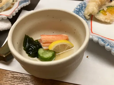 箸休めの彩り、繊細な一皿