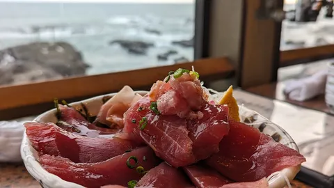 潮風とまぐろの贅沢丼