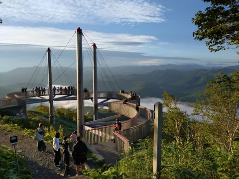 雲海の上の絶景回廊