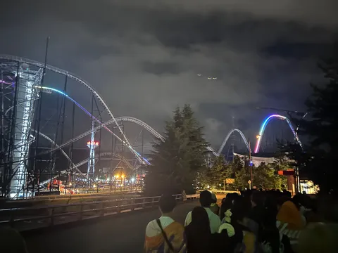 夜の虹とコースター