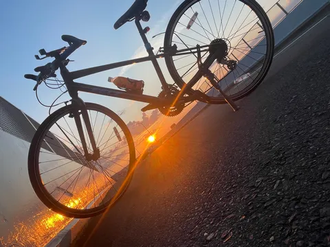 夕日と愛車のロマンチックな時間