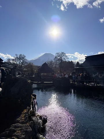冬の静寂、富士を望む水鏡