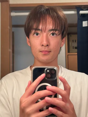 鏡越しの日常の一コマ
