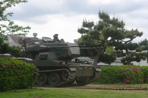 緑に映える巨獣