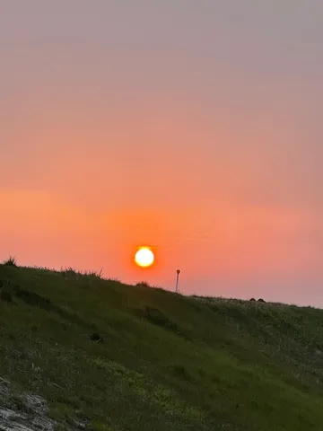 夕焼けの丘、君はどこへ？