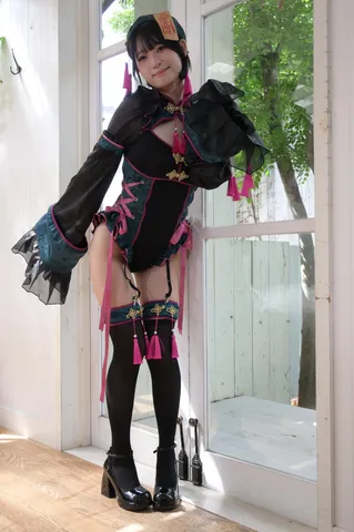 陽光に映える個性的な装い
