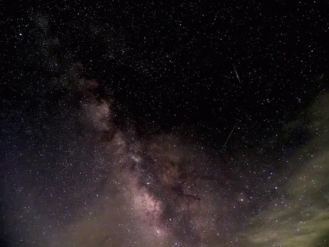宇宙の息吹、流星群の囁き