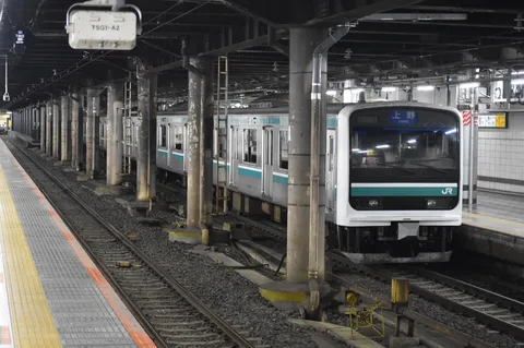地下深く、静かに佇む列車