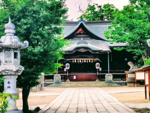 静寂に包まれた古刹の参道