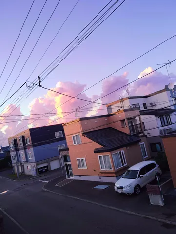 空と街並みのコントラスト