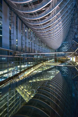 未来を映す建築の曲線美