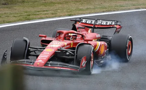 激しい煙幕！フェラーリの躍動感