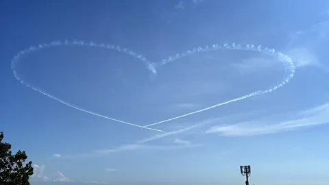 空に描かれた愛の軌跡