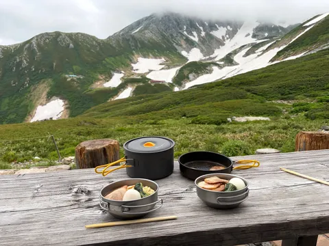 山頂でのご褒美ランチタイム