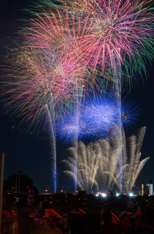 夜空の色彩カーニバル大渋滞