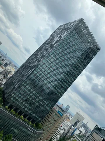 摩天楼の斜め視線