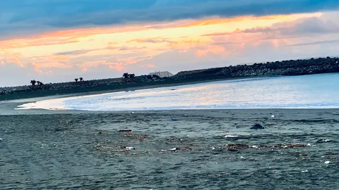 夕景の静かな浜辺