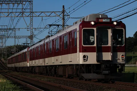 急行列車、背景までキマってる！