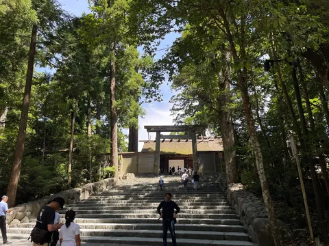 緑深き古都への参道
