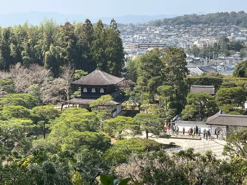 古都の静寂、銀閣寺の庭園