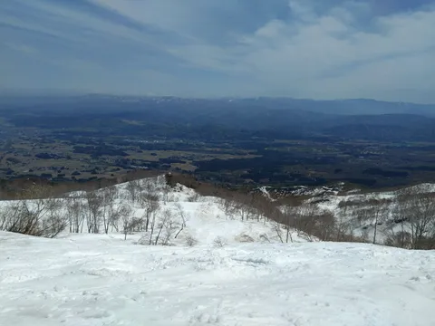 雲海と雪山の静寂