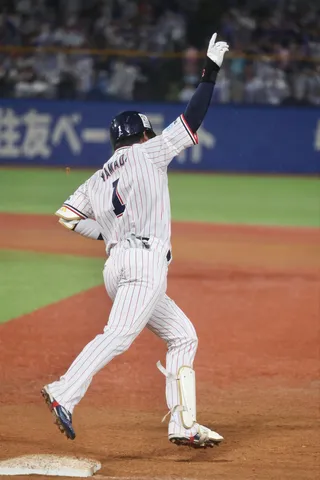 塁上の疾走と静寂