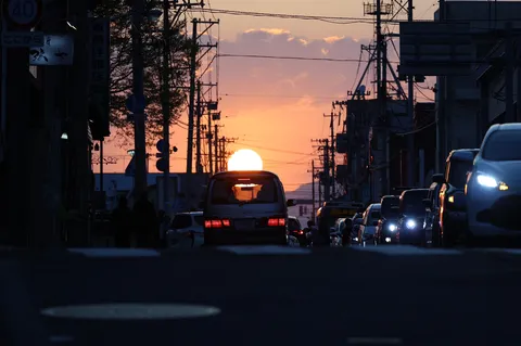 夕暮れの渋滞、サンセットハイウェイ