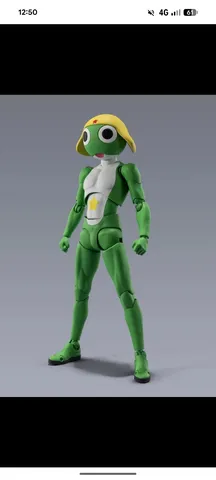 黄帽の緑ロボットの佇まい