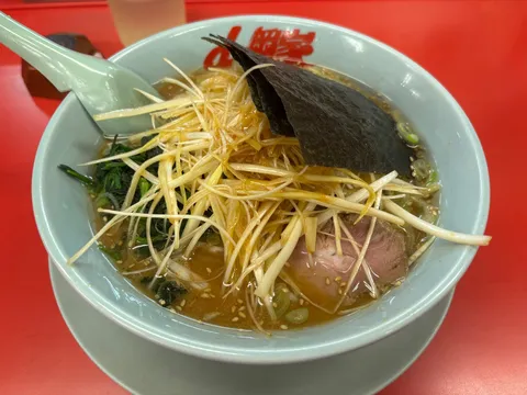 芽吹くスープと海苔の影