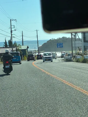 海風と道の交差点