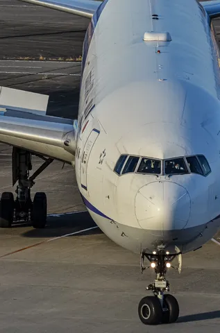 おっきい飛行機、目が合っちゃった