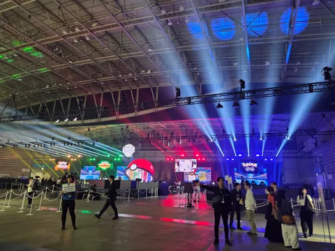 ポケモンGOの祭典、光と影の競演