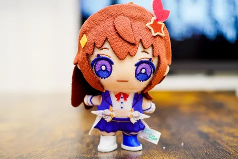 可愛らしいキャラクターぬいぐるみ