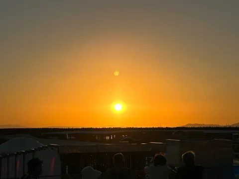 空と街並みのコントラスト