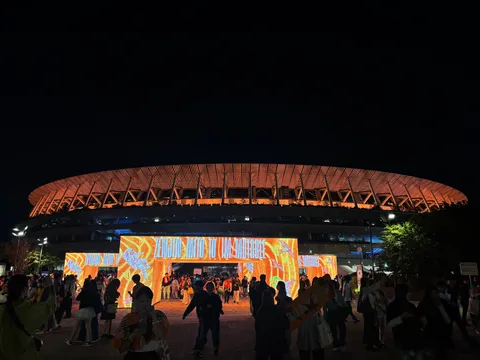 スタジアムを彩る光のアート