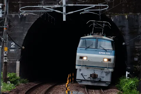暗いトンネルを抜け出して
