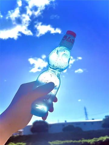 ラムネと青空、夏の思い出