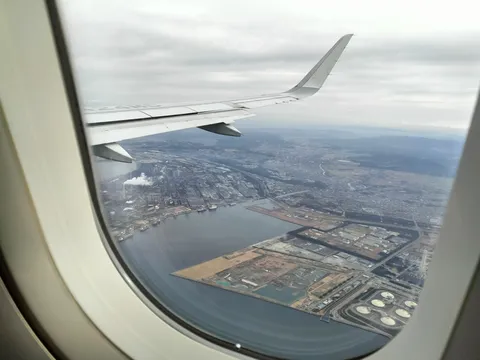 空から見た工業地帯の全景