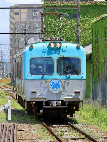 懐かしのブルー、ガクナン電車