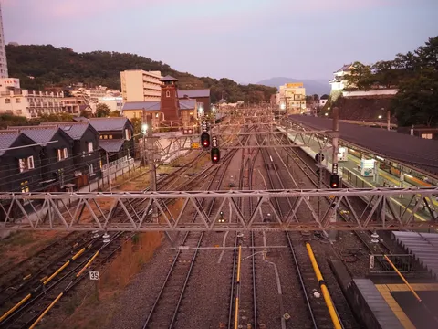 夕暮れの線路風景