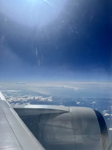 翼と青空の旅
