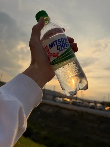 夕暮れの一杯、静かな光