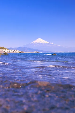 青い空と富士山のコントラスト